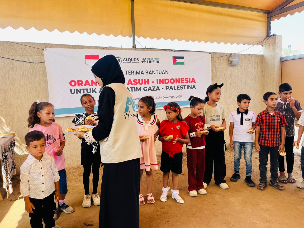 Anak yatim Palestina dalam kegiatan belajar