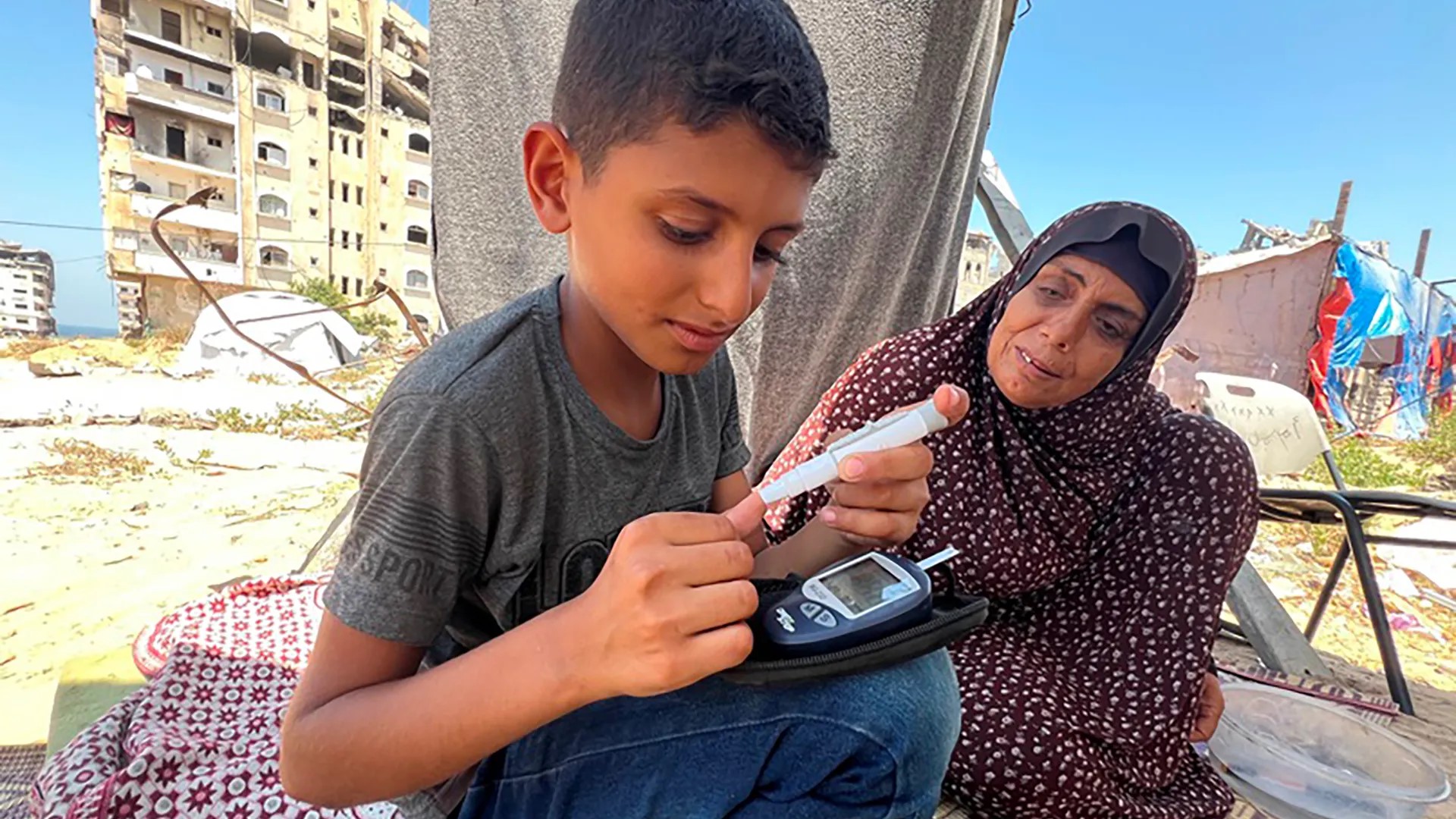  Antara Hidup dan Risiko Koma, Pasien Diabetes Gaza Terperangkap dalam Blokade