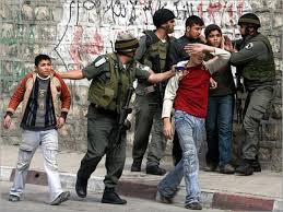 Anak-Anak Palestina Alami Tekanan dalam Penahanan di Bawah Pendudukan