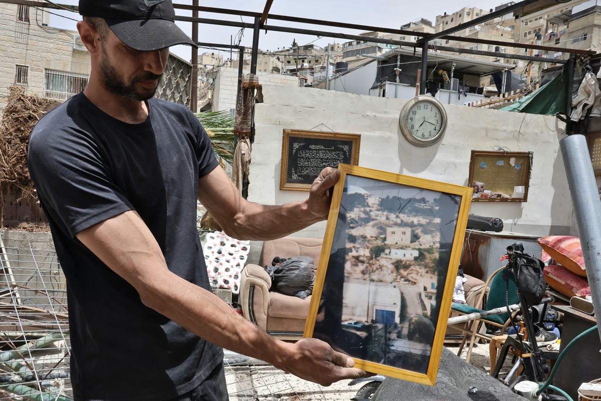 Dipalak Israel, Warga Palestina di Yerusalem Timur Dipaksa Hancurkan Rumah Sendiri