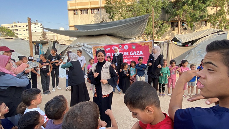 AVI Salurkan Roti untuk 1.500 Pengungsi di Al-Syathi Gaza